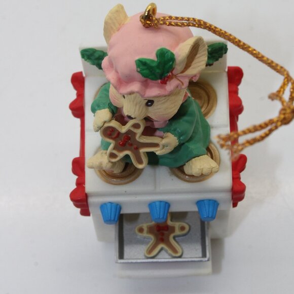 Vintage 1994 High Progress Christmas Ornament – Mouse Baking Gingerbread Cookies - Picture 5 of 5